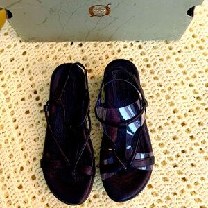 Elegant Born NIP Hand Made Black Lusaka Women's Sandals